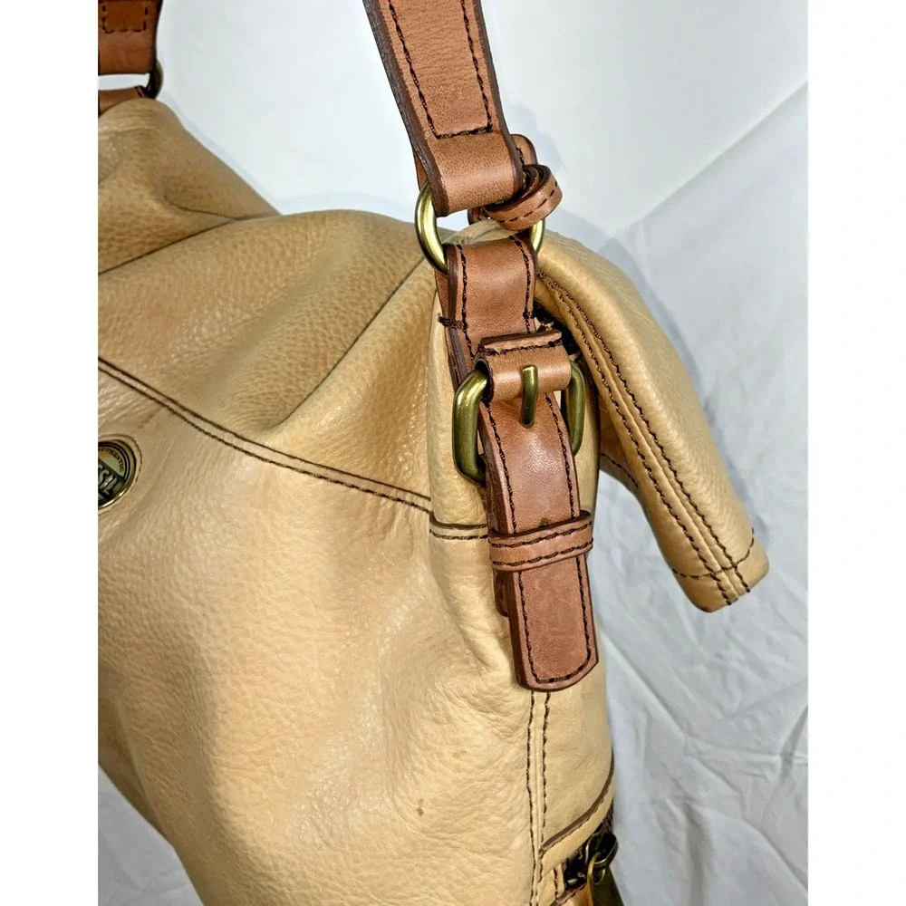 Fossil Explorer Leather Hobo Bag‎ Long Live Vintage Tan Cowhide Adjustable Strap